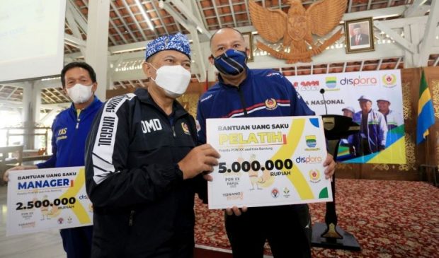 Oded Lepas Atlet PON XX Papua, Janjikan Peraih Medali Dapat Kadeudeuh