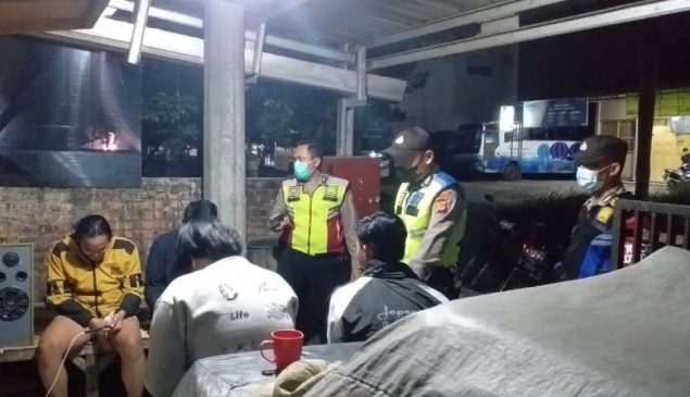 Patroli Gabungan Polsek Rancaekek, Pengendalian Mobilitas Masyarakat dan Penerapan Prokes 5M