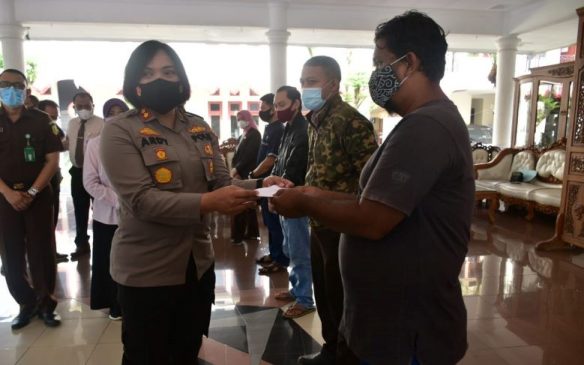 Polri Hadiri Launching Program Bansos JPS oleh Pemkot Banjar di Masa PPKM