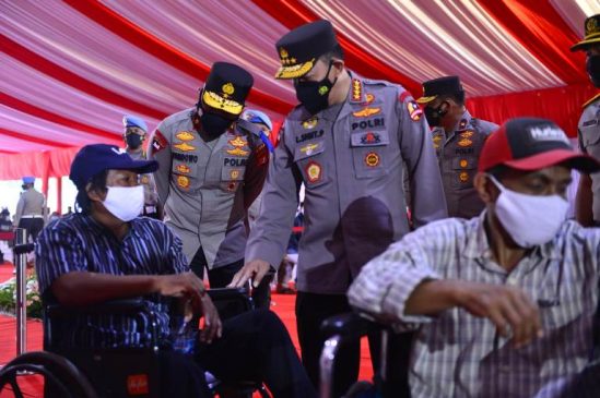 Tinjau Vaksinasi Akpol 97, Kapolri Tekankan Pertumbuhan Ekonomi Diiringi Strategi Pengendalian Covid-19