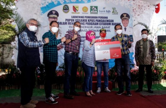 bank bjb Kembangkan Manfaat DPLK untuk Peternak Milenial KPBS Pangalengan