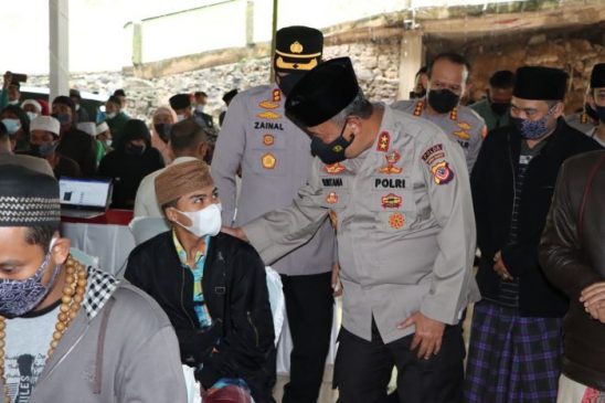 Kapolda Jabar Tinjau Vaksinasi Massal di Pondok Pesantren Pajada di Wilayah Hukum Polres Sukabumi Kota