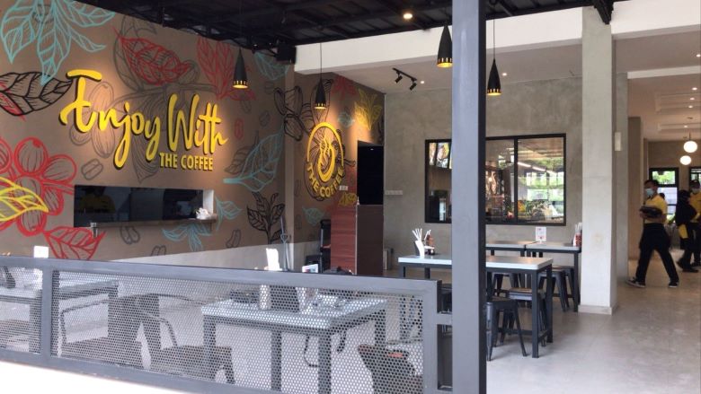 Waroeng Steak Purnawarman, Hadirkan Area Makan Outdoor yang Instagramable3