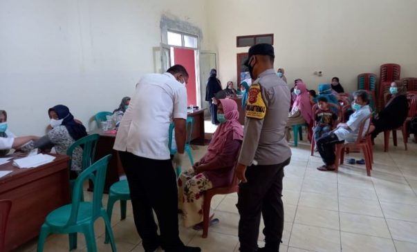 Dorong Percepatan Vaksinasi, Polisi Gandeng Puskesmas Malausma Gelar Vaksinasi di Masa PPKM