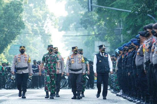 Apel Gelar Pasukan Ops Lilin Lodaya Dalam Rangka Pengamanan Natal 2021 dan Tahun Baru 2022