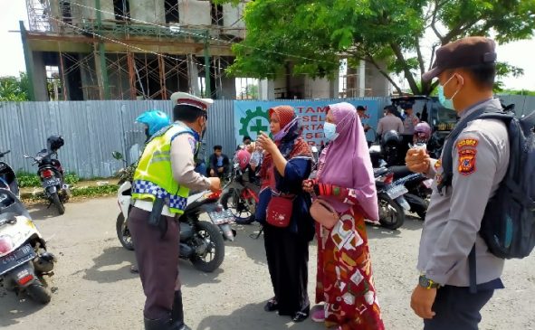 Polisi Imbau Kepada Pengguna Jalan Agar Tetap Mematuhi Prokes di Masa PPKM
