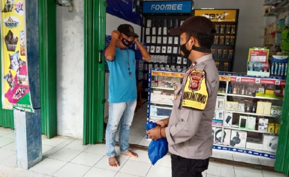 Polisi Laksanakan Patroli Imbauan Serta Bagikan Masker di masa PPKM