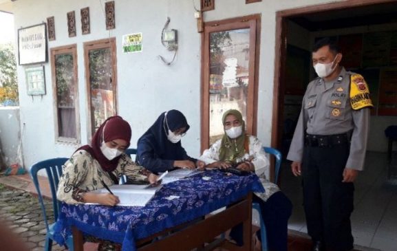 Monitoring Vaksinasi, Polisi Imbau Prokes 5M Kepada Warga Guna Mencegah Covid-19 di Masa PPKM