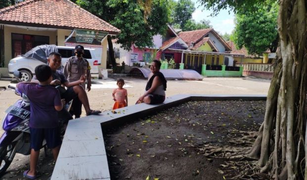 Polisi Berikan Edukasi Warganya Patuhi Prokes Cegah Covid-19 di Masa PPKM