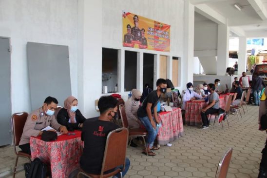 Polisi Kembali Gelar Gerai Vaksin Presisi di Kawasan Pasar Tradisional