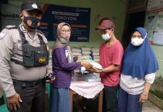 Polisi Monitoring Penyaluran BPNT di Desa Binaan di Masa PPKM