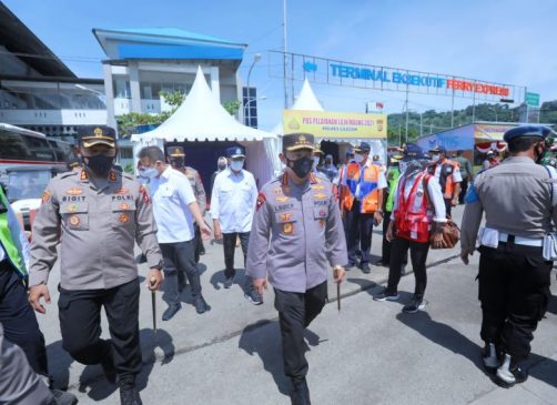 Tinjau Pelabuhan Merak, Kapolri Pastikan Prokes Agar Tak Ada Lonjakan Pasca Nataru