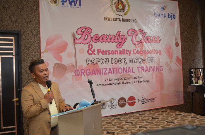 IKWI Kota Bandung Gelar Pelatihan Kepribadian dan Beauty Class