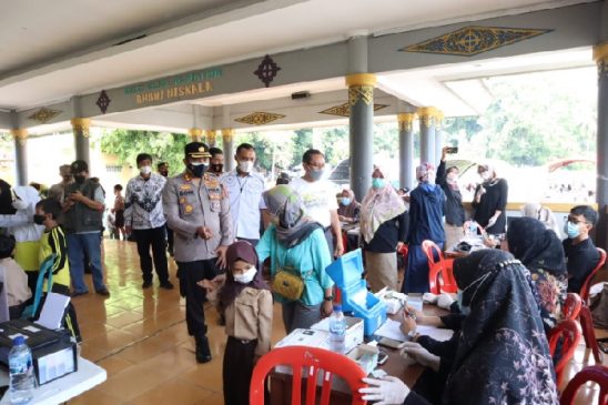 Kenalkan Potensi Lokal, Polisi Gelar Vaksinasi Anak di Lokasi Sejarah dan Wisata