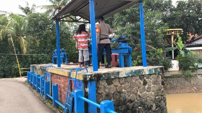 Antisipasi Meluapnya Debit Air Sungai Talun, Sat Brimob Polda Jabar Terus Lakukan Patroli Siaga SAR Secara Rutin