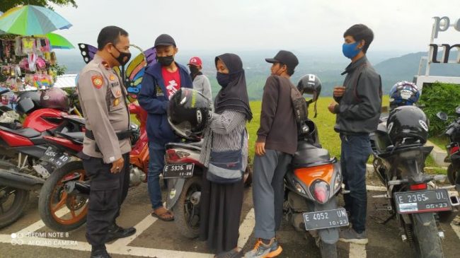 Patroli Polisi Himbau Pengunjung Obyek Wisata Patuhi Prokes
