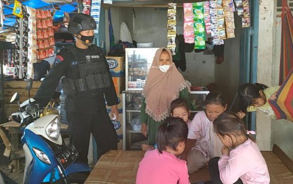 Pentingnya Prokes Dari Semua Kalangan, Sat Brimob Polda Jawa Barat Laksanakan Edukasi Kepada Anak-Anak