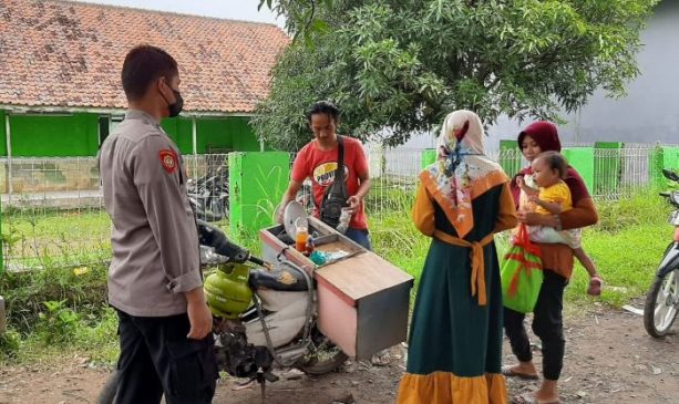 Polisi Tak Kenal Lelah Imbau Warga Tetap Patuhi Prokes dan Gunakan Masker