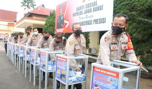 Polresta Bandung Gelar Undian Doorprize Vaksinasi 27 Unit Sepeda Motor