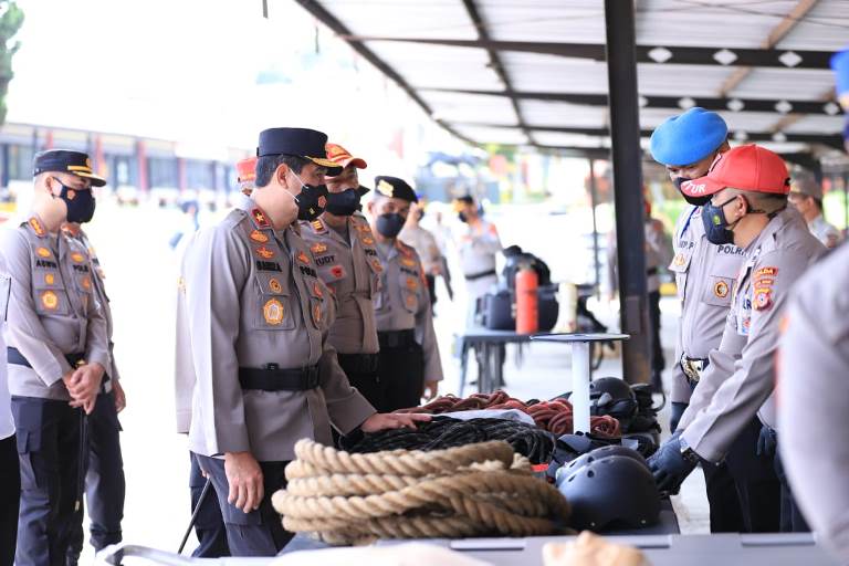 Wakapolda Jabar Pimpin Upacara Penutupan Dikbangpes Desentralisasi ...