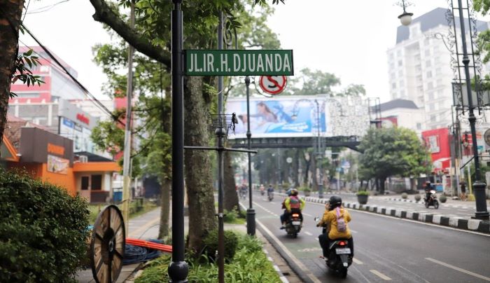 Ema Sumarna Pastikan Tidak Ada Kabel Melintang di Jalan Ir H Juanda Februari Ini