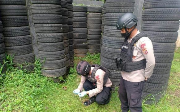 Gegana Sat Brimob Polda Jabar Disposal Bom Militer