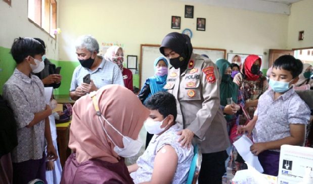 Kabid Humas Polda Jabar: Polisi Gelar Vaksinasi Anak di Cileunyi