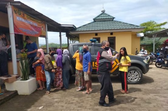 Kabid Humas Polda Jabar Apresiasi Polisi Gelar Operasi Pasar, 1.000 Liter Minyak Goreng