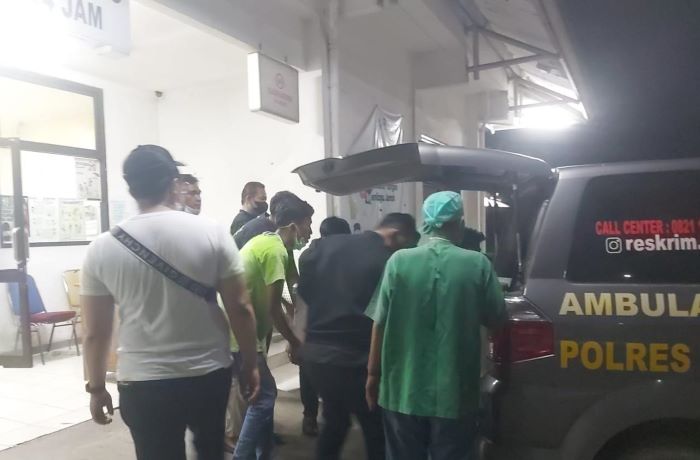 Kabid Humas Polda Jabar Penyerahan Jenazah Korban Kebakaran Pondok Pesantren Miftahul Khoirot Kepada Pihak Keluarga