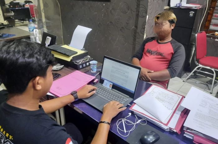 Kabid Humas Polda Jabar: Polisi Amankan 2 Orang Laki-laki Diduga Bandar dan Pemasang Togel Online