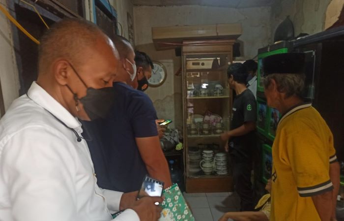 Kabid Humas Polda Jabar Polisi Datangi TKP Bunuh Diri