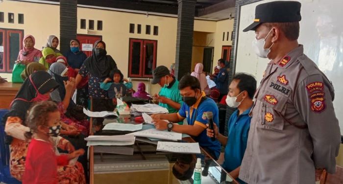 Kabid Humas Polda Jabar: Polisi Lakukan Pengamanan Pendistribusian Bansos Kepada Masyarakat