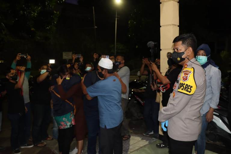 Kabid Humas Polda Jabar Sat Reskrim Polres Sukabumi Polda Jabar Penuhi Janji Pulangkan 4 Wanita Korban Perdagangan Orang dari Papua