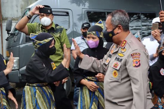 Kapolda Jabar Tinjau Vaksinasi Serentak di Wilayah Kota Sukabumi