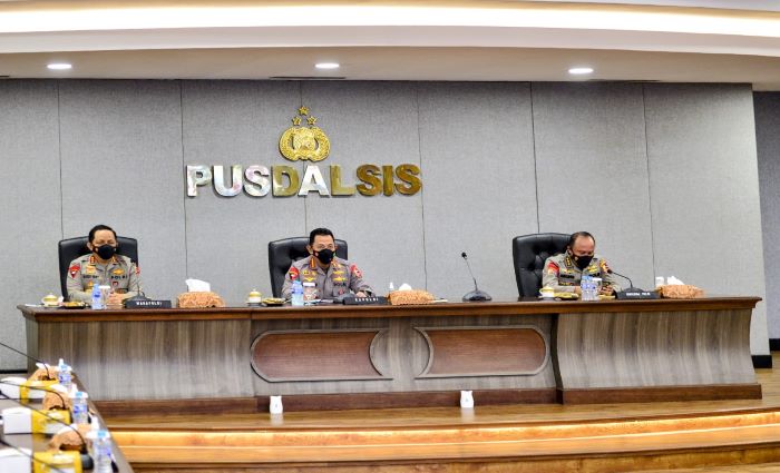 Kapolri Minta Seluruh Jajarannya Terus Lakukan Evaluasi dan Tingkatkan Akselerasi Vaksinasi