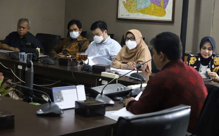 Komisi B Minta DLHK Lakukan Edukasi dan Sosialisasi Membayar Retribusi Sampah