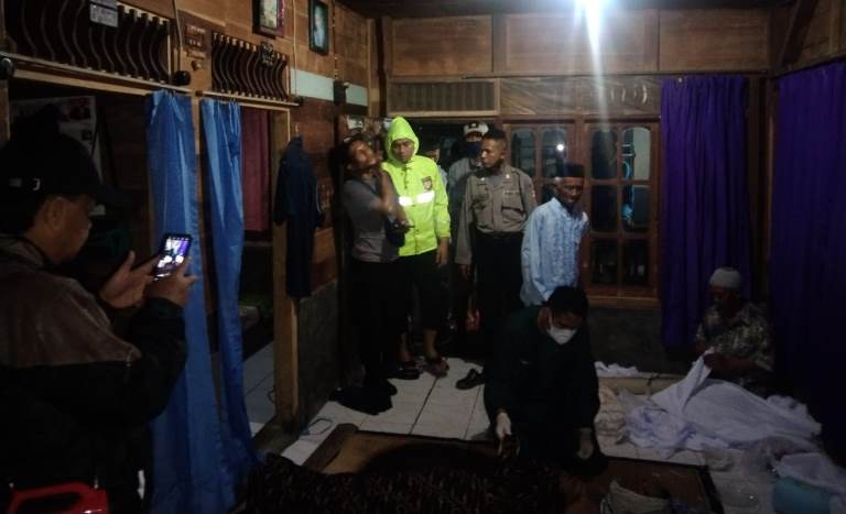 Dua Orang Petani Tewas Tersambar Petir di Ujungjaya Sumedang