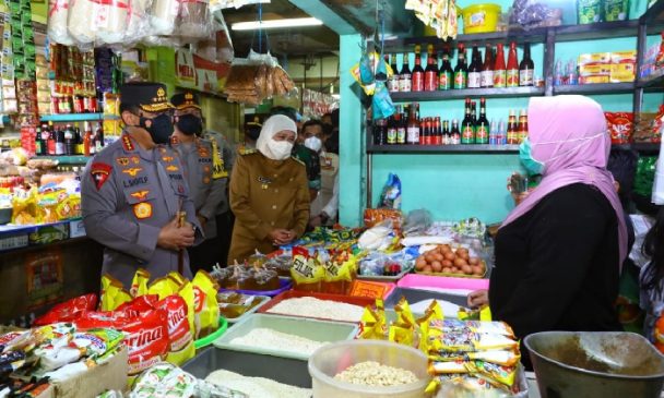 Kapolri Bersama Forkopimda Jawa Timur Cek Ketersediaan Minyak Goreng Curah