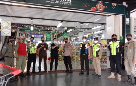 Cek Ketersediaan Minyak Goreng Curah, Polisi Sidak ke Pasar Tradisional