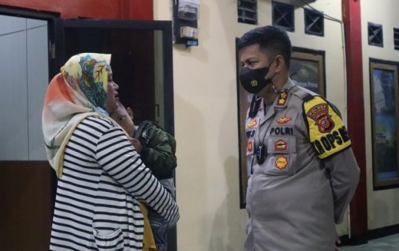 Kabid Humas Polda Jabar Apresiasi Polisi Pulangkan TKW yang Mengadu di Facebook Ingin Pulang ke Indonesia