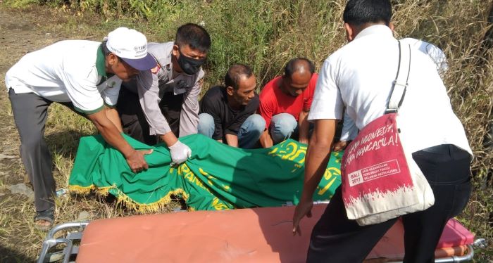 Kabid Humas Polda Jabar Polisi Sigap Olah TKP Penemuan Mayat Di Kabupaten Bogor