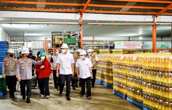 Kapolri Listo Sigit Pastikan Awasi Alur Distribusi dan Harga Minyak Goreng di Pasar