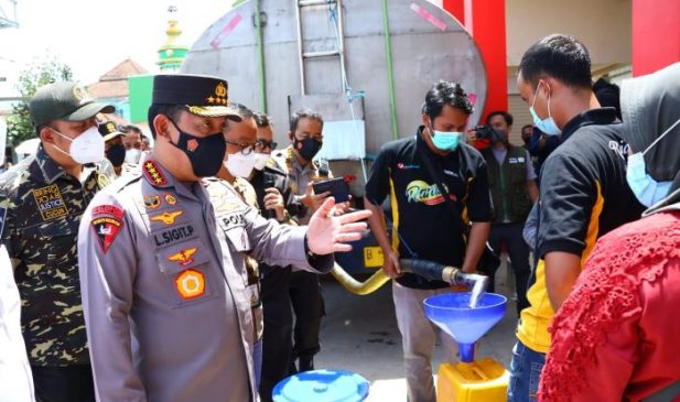 Kapolri Tinjau Pasar Sehat Sabilulungan Soreang, Pastikan Ketersediaan Minyak Curah dan Sembako Jelang Ramadhan Tercukupi