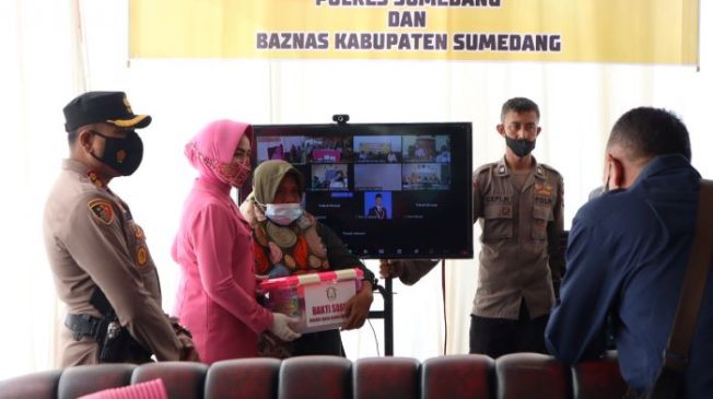 Melalui Aplikasi Zoom Meeting, Polisi Resmikan Perbaikan Rutilahu di Enam Kecamatan Sumedang