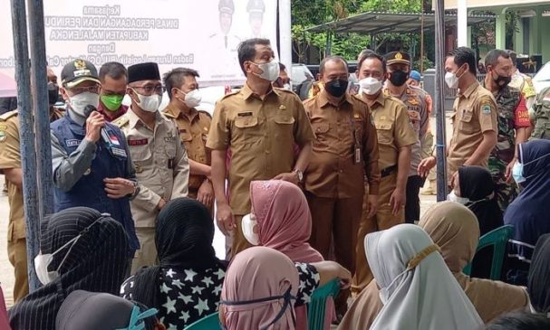 Polisi Lakukan Pengamanan Operasi Pasar Murah Minyak Goreng di 3 Kecamatan Majalengka