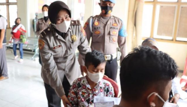 Polwan Polres Majalengka Ajak Masyarakat Rubah Pandemi ke Endemi
