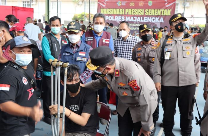 Waka Polda Jabar Bersama Bupati dan Kapolres Tinjau Vaksinasi Presisi Serentak di Majalengka