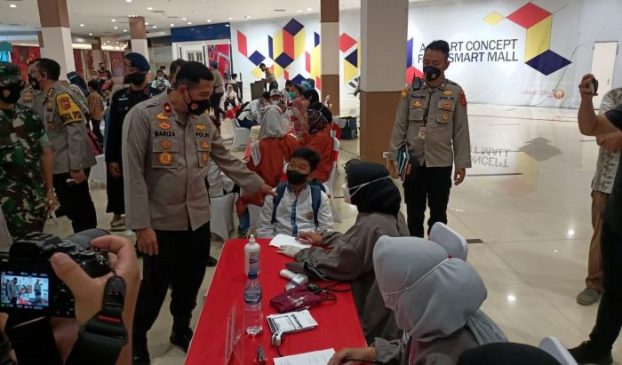 Wakapolda Jabar Pantau Langsung Pelaksanaan Vaksinasi Covid-19 di Polres Cirebon Kota