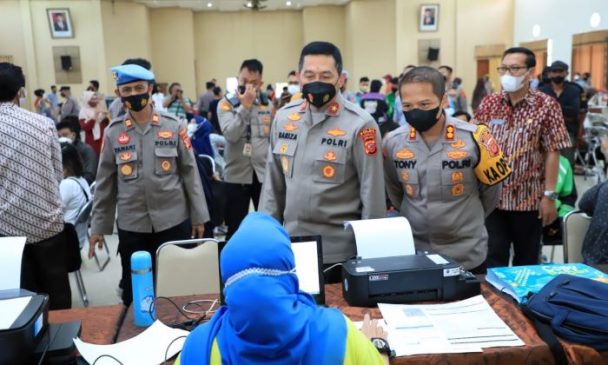 Wakapolda Jabar Tinjau Gerai Vaksinasi di Kabupaten Ciamis
