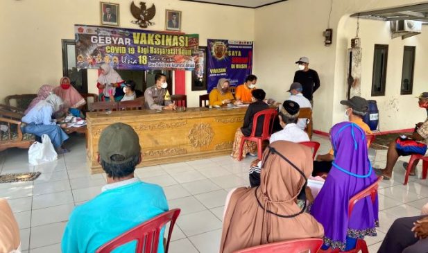 Kabid Humas Polda Jabar Apresiasi Polisi Pantau Penyaluran BPNT dan BST di Desa Binaan